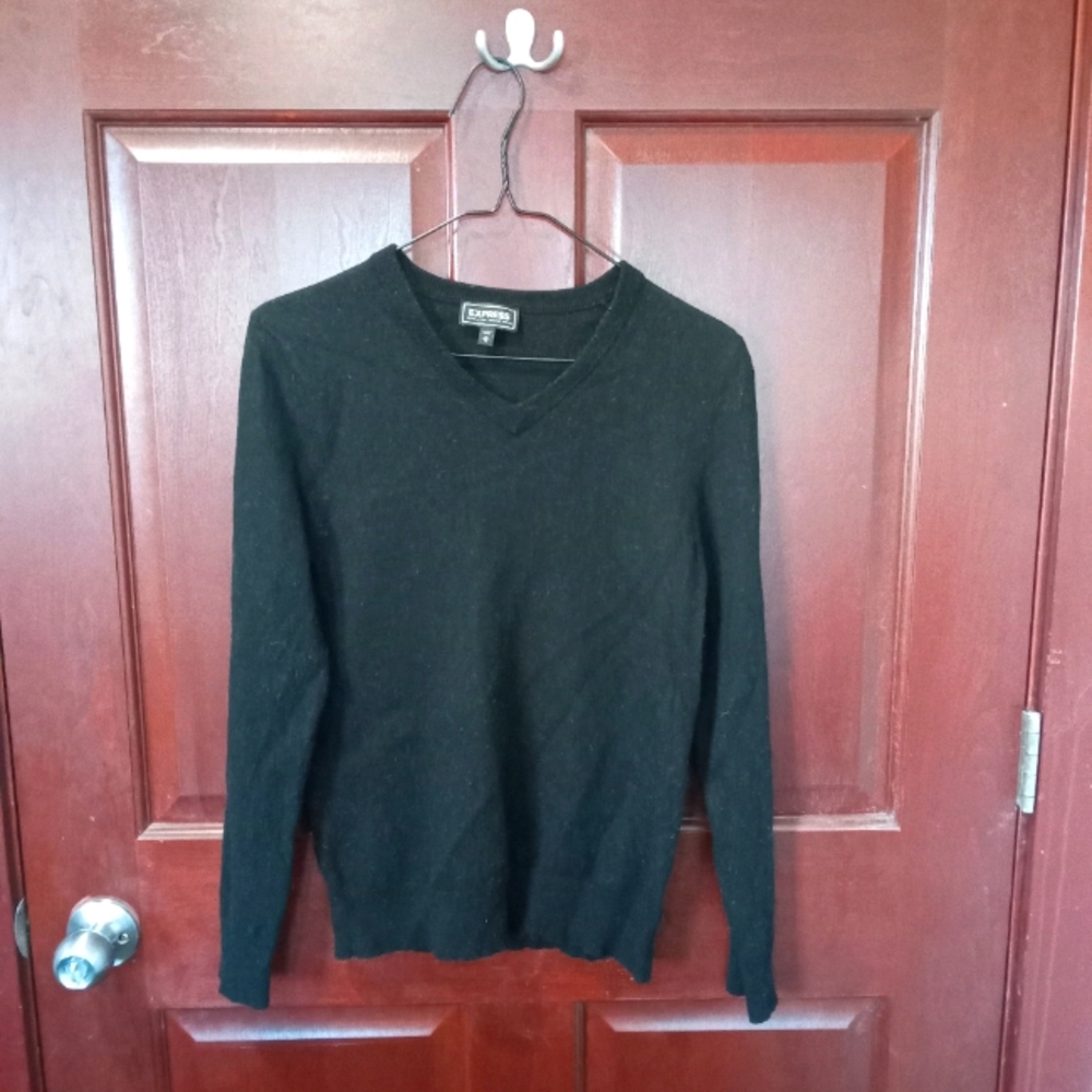 Express 100% extra fine merino wool black sweater size M
